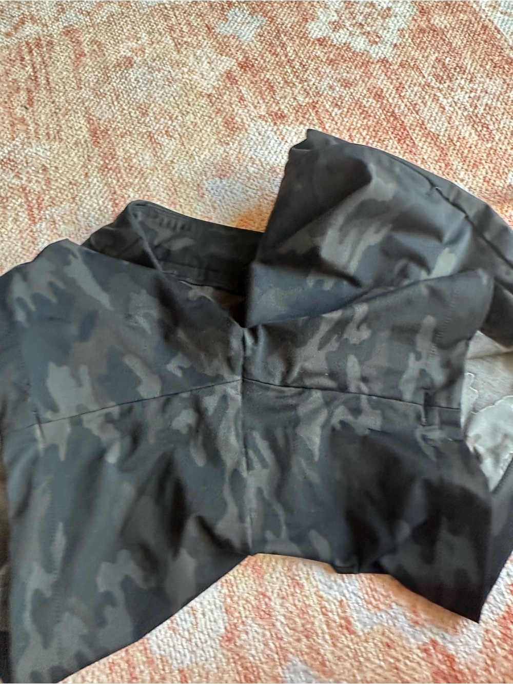 SPANX Sunshine 6” pull on shorts dark camo size large style 50213R - Picture 10 of 10